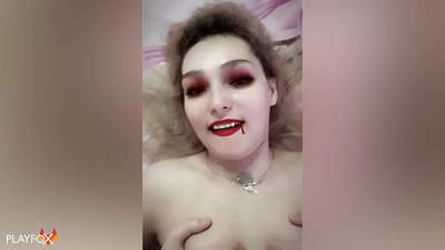 Ivan Helsing teuas fucks a vampir seksi jeung datang dina burit nya