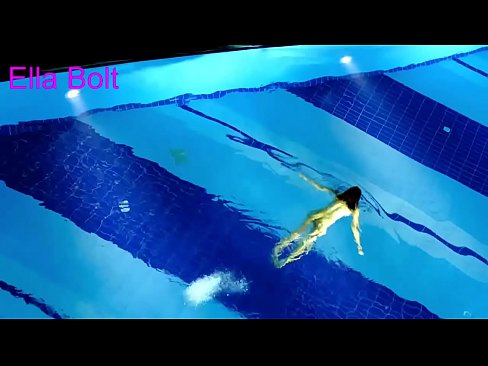 ❤️ Abdi teu tiasa ngeureunkeun nonton, pirang ngora bray ngojay buligir di ELLA bolt Resort kolam renang ❤️ porno homemade di urang ❌️❤
